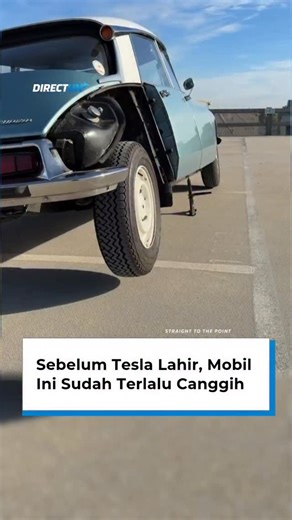 Directun on Instagram: "Ketika mobil modern masih bergantung pada software, Citroën DS sudah melampaui zamannya sejak 1955. Dengan suspensi hidropneumatik revolusioner, mobil ini mampu mengangkat tubuhnya sendiri dan tetap melaju meski satu roda dilepas. Tiga roda? Tetap stabil. Tetap halus. Ini bukan sekadar desain radikal, tapi rekayasa era roket di jalan raya. B ahkan hari ini, banyak mobil listrik modern belum mampu melakukan hal yang sama—karena teknologi sejati tak selalu soal layar dan up