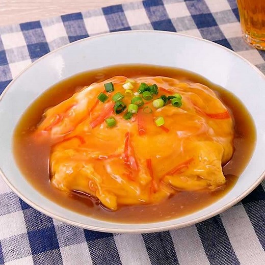 さっぱりやさしい醤油あんが絶品！関西風天津飯のレシピ | デリッシュキッチン