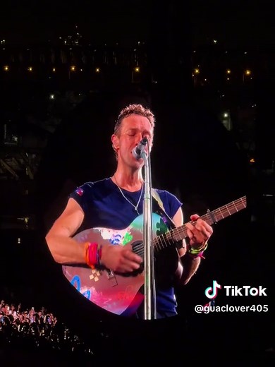 sparks (dakotas version) live in toronto n3, at rogers stadium #coldplay #coldplayconcert #fyp #musicofthespheresworldtour #sparks #concert #music #toronto