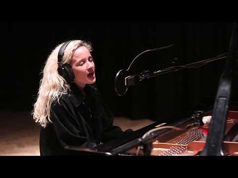 Jenny Plant - Better Off Alone (Alice DJ - cover) LIVE performance.