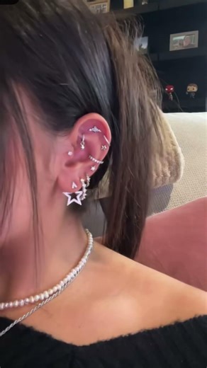 HOLY. #repost #relatable #earrings #wow #aestheic #girl #beautiful #tiktok #trending #fyp #viral
