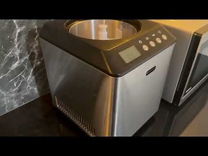 Review of the Whynter Ice Cream Maker Machine Automatic 2 1 Qt upright with Built in Compressor