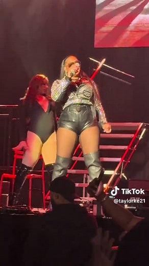 Ashanti Delivers Stunning Performance in Detroit Concert