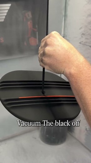 The pretreated metal substrate gets double-layer powder coating 🎨