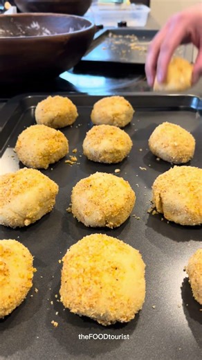 One of my most favorite Filipino breads is Cheese Bread! What’s yours?#food #viral #trending #bread