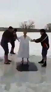 Baptism in freezing Russia ... Praise the Lord | We Serve The Lord.