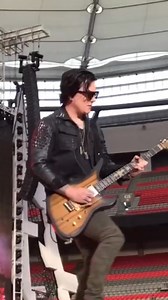The Stage - Synyster Gates (guitar solo) - Avenged Sevenfold live 🤘🏻🔥 • • • #avengedsevenfold #thestage #thestagea7x #thestagealbum #a7x #avengedsevenfoldvideos #heavymetal #hardrock #musicalternativ #musiclyrics #avengedsevenfoldlyrics #a7xforever #a7xlive #a7xlyrics #deathbat #deathbatindonesia #mattshadows #synystergates #syngates #zackeyvengeance #jhonnychrist #therev #brookswackerman #live #libad #lyrics | A7x Videos