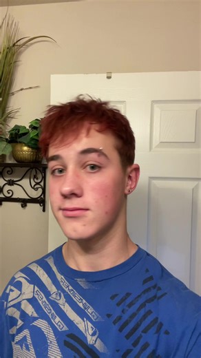 Exploring 90s Eyebrow Piercing Trends