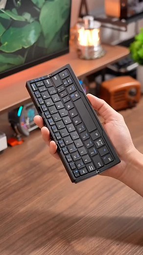 Tech Byter on Instagram: "Look at this Folding Keyboard"