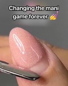 2 million American women can’t be wrong 🇺🇸💅 Nailboo’s viral Dip Kit is now shipping to Canada! Get salon-quality nails from the comfort of home - no appointments, no damage, no mess. Limited launch stock. Tap to try it now, eh? | Nailboo