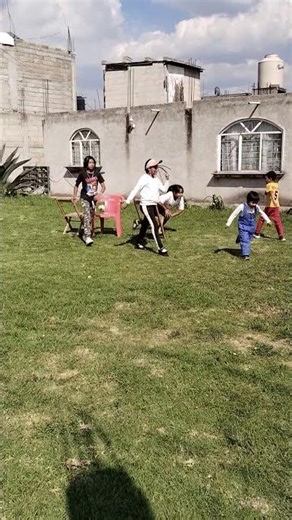 Sillas musicales Dame like