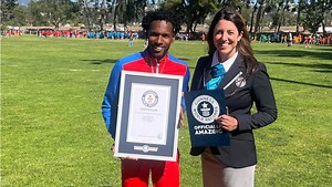 Red light…green light! Over 1,400 people in California park played iconic kids game