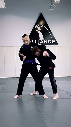3.6K views · 29 reactions | Here are some details to defend the most common standing headlock, with an option to control the punching arm. Also, you don’t need a lot of space to duck under the headlock side, I’m just over exaggerating a bit here to show the concept and how to create the space. Go train. OSS! #headlock #selfdefense #grappling #bjj #policetraining | Jiu Jitsu Five-O | Facebook