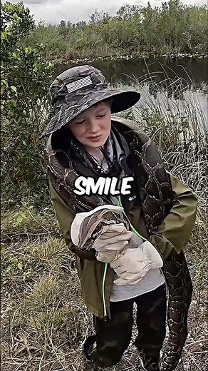 10 Feet Python Attack Gone Wrong - Started Spraying Venom Everywhere