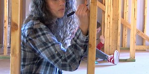 Heroes Ranch visitors write letters of support as construction continues