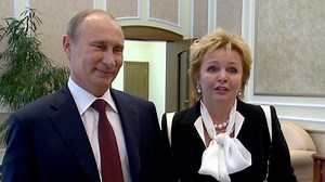 Vladimir Putin announces separation from wife Lyudmila - video