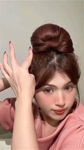 This is how to make a perfect high messy bun 😱 #hairstyle #tutorial #hairtutorial #hack #hairhacks