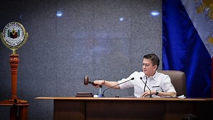 Escudero might retain his post as Senate president, says Estrada