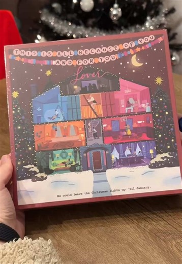 Got to try out this awesome puzzle. Let’s open it and see what that is all about 🧩🤩🥰😍 #taylorswifttok #red #puzzlegame #review