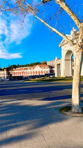 One of the most famous squares in Madrid.🇪🇸🏛️#madrid #madridcenter #madridwalk #publicplaces
