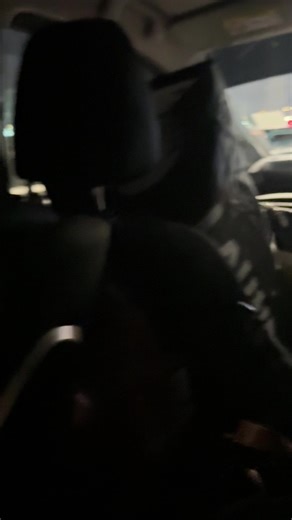 Ada yang salah faham ingat carseat Mahdi kat depan, jadi mama tunjuk la view sebenar 🤣 carseat Mahdi mmg dok belakang ni ja dari newborn 🤭 dukung Mahdi masa kereta bergerak pun mama tak buat, apatah lagi nak letak carseat kat depan T_T #sebolatmahdi