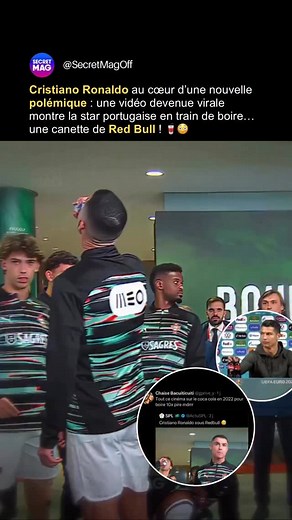 🚨 Ce geste surprend, surtout quand on se souvient qu’en 2021, CR7 avait créé un séisme mondial en écartant deux bouteilles de Coca-Cola lors d’une conférence de presse, un simple mouvement qui avait fait chuter la valeur en Bourse du géant américain de 4 milliards de dollars. ⚽️🥤📉👀 Sur X (ancien Twitter), on peut notamment lire sous la vidéo aux 24 millions de vues : « Tout ce cinéma sur le coca cola en 2022 pour boire 10x pire ». Aujourd’hui, son choix d’apparaître avec une boisson énergisa