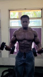 Supersetting for gains 💪🏾. I'm pushing everything to failure in this series, so I'm not emphasizing form as much. However, when supersetting back with biceps, the fatigued biceps from curls make the body rely more on the back muscles. This results in a better mind-to-muscle connection, especially for the back. Many people, when training back, tend to pull with the biceps instead of the back. Supersetting helps overcome this by forcing the body to recruit more back muscles when the biceps are a