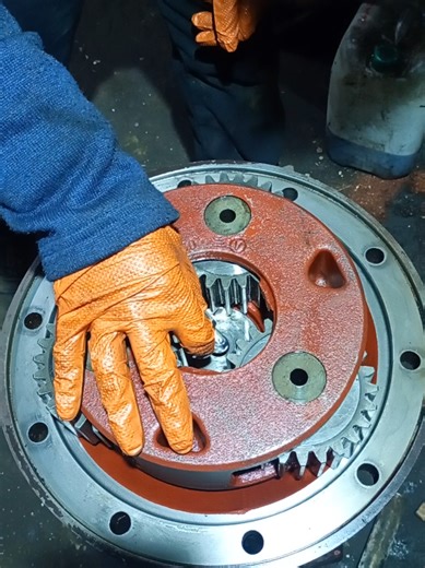 Fiat 88-94 montaj planetara Reparat cota semring pe strung #tractorlover #fyp #mecanica #tractor #utilaje