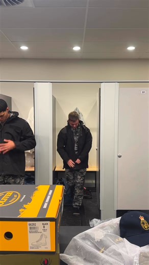 Welcome aboard to the recruits of GE438 Shipp Division. Over the last two days they’ve had their initial kit up. Check out the video below to see what’s in a recruit’s bag 👇🏽 #YourADF #AusNavy #OurPeople #RANRecruitSchool | HMAS Cerberus