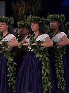 Kumu Hula - Keali'i Reichel/Hālau Ke'alaokamaile First Entry To The 2009 Merrie Monarch Festival (Wahine Kahiko) #Hawaii #MerrieMonarch #Hula #kahiko