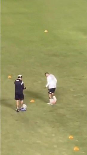 Neymar Jr Santos new freestyle football juggling skill🐐⚽#football #neymar #skills