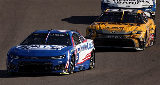 Larson and Bell trade contact in midpack battle