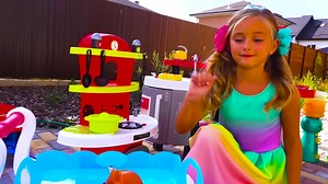 Sasha Playing with cute kitchen and kids cooking playset | Toys Review
