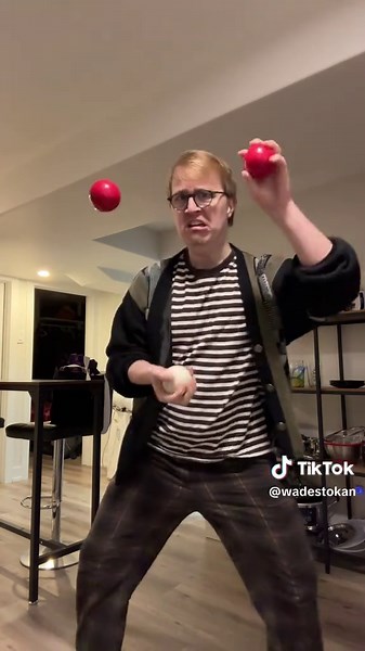 Amazing Juggling Skills by Glorilla - Mesmerizing Performance