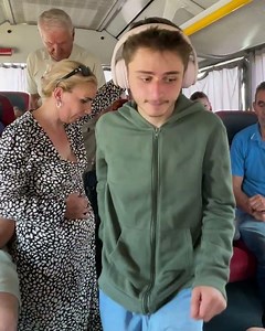 Small Act, Big Heart ❤️ She Made Sure He Had a Seat