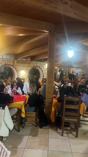 Video di Agriturismo icastellucci (@espositoemilia655) con suono originale - Agriturismo icastellucci