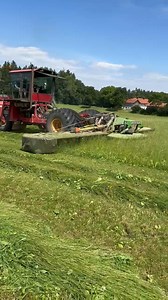 Ein Horsch Terra Trac 250V mit Rüfa und selbstgebauten 9m Mähwerk, danke an Michael Reiter für das HandyVideo per Nachricht. | profi