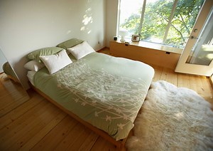 How to Convert a Waterbed Into a Conventional Bed