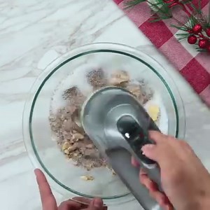 Riquísima rosca de rompope 🤤 El rompope es una bebida preparada con yemas de huevo, vainilla, canela, almendra, leche y licor. ¿Cómo le dicen al rompope en tu país? 😍 | Tasty Latam