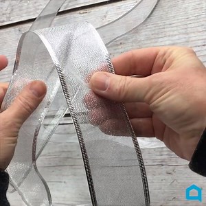 275K views · 1.1K reactions | 3 easy ways to make a perfect Christmas bow. | Hometalk | Facebook