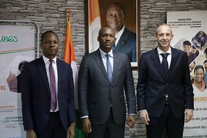 Signature d’une convention-cadre de collaboration entre l’Agence emploi jeunes et Webhelp CI - Abidjan.net News