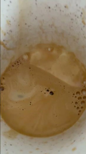 Delonghi Nespresso Lattissima One machine in action! Pffttt!