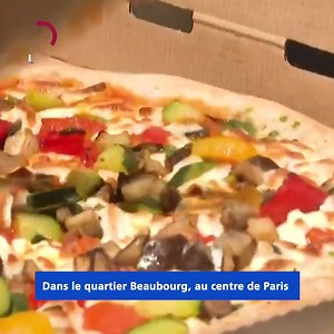 340K views | A #Paris une #pizzeria où le pizzaïolo est un #robot #pizza #TesYeuxSurLeMonde #AlainInfos https://fr.al-ain.com/article/a-paris-une-pizzeria-robot Dans le quartier Beaubourg, au centre de Paris, une pizzeria d'un nouveau genre a ouvert ses portes . | AlAin Français | Facebook