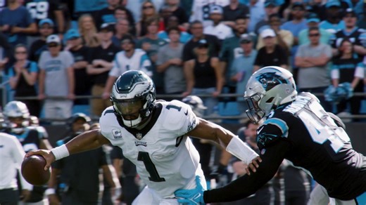 Data isn’t just for Silicon Valley anymore. Sensors in player equipment provide data that the league analyzes and shares with clubs to help reduce injuries and keep players healthy. Learn more: bit.ly/3QXL9qq | NFL