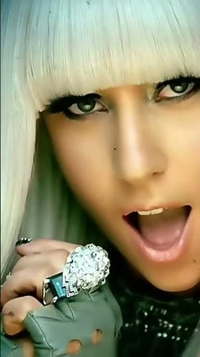 Lady Gaga - Poker Face (Official Music Video)