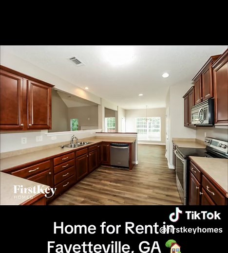 Welcome to this charming 5 bedroom, 3.5 bathroom rental home in #fayettevillega! It might just be the home for you with stainless steel appliances, tons of space and a beautiful backyard. Visit out website and Take a self-tour today! 📍140 Miracle Lane, Fayetteville, G 30215 #homesforrent #rentalproperty #FirstKeyHomes #petfriendly #rentals
