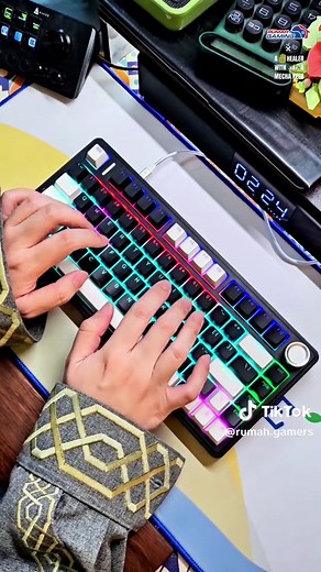 Keyboard Zeus75: Stylish & Functional for Gaming