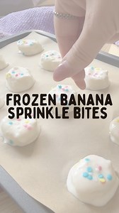 Frozen banana sprinkle bites 💛🩷🩵 Something a little different, but so fun for little ones. Great for a snack or a dessert. You can of course leave the sprinkles off if preferred, they just make them a little more fun! 🤍 I used coconut yoghurt for these, but you can totally use plain Greek yoghurt or flavoured yoghurt if preferred. ❄️ Freeze for at least 2 hours before serving. Can be stored in the freezer for up to 2 weeks too. #kidsfood #toddler #easyrecipes #banana #toddlerfood #snacks #ki