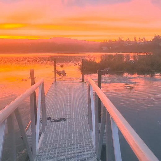 Another glorious sunrise today over Devils Lake, Oregon. | Lincoln City Homepage