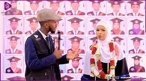 Dareenka ardayda ka qalinjabisay Dugsiga Haldoor ee barashada luuqadda English-ka iyo technology ga. | Hanuun TV